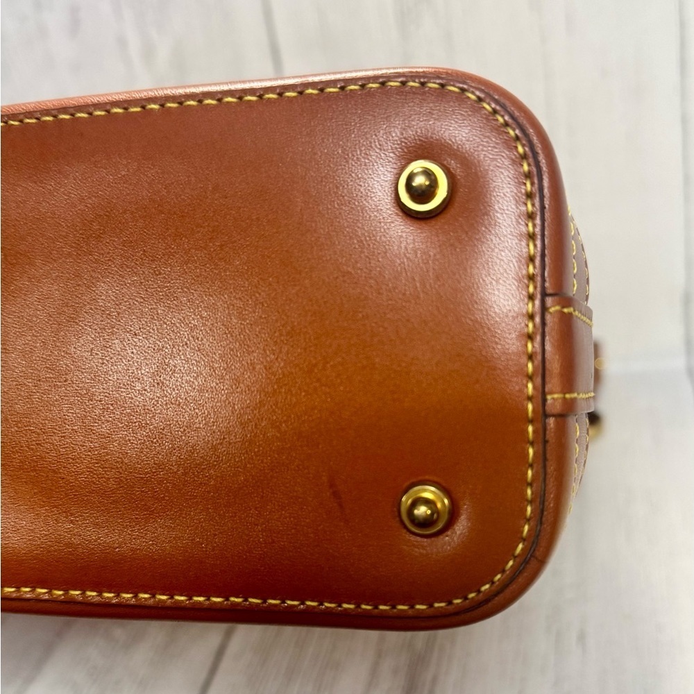 Vintage Dooney & Bourke 1980’s “British Tan”
 All Weather leather Small Hobo Bag - Picture 7 of 16